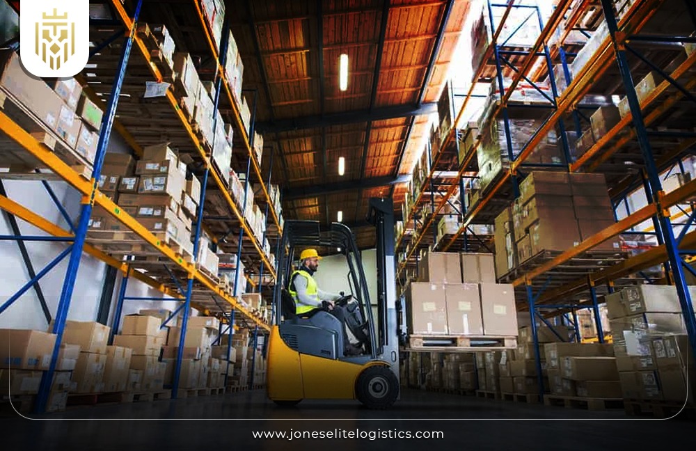 Image of a warehouse | JEL